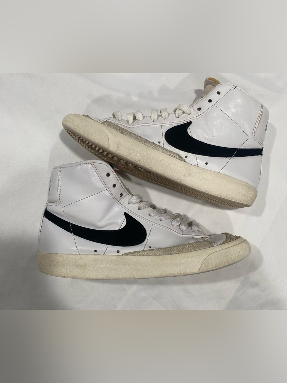 Nike Women’s Blazer Mid ’77 White Size 7.5m 9W– Leather Black Swoosh CZ-1055-100